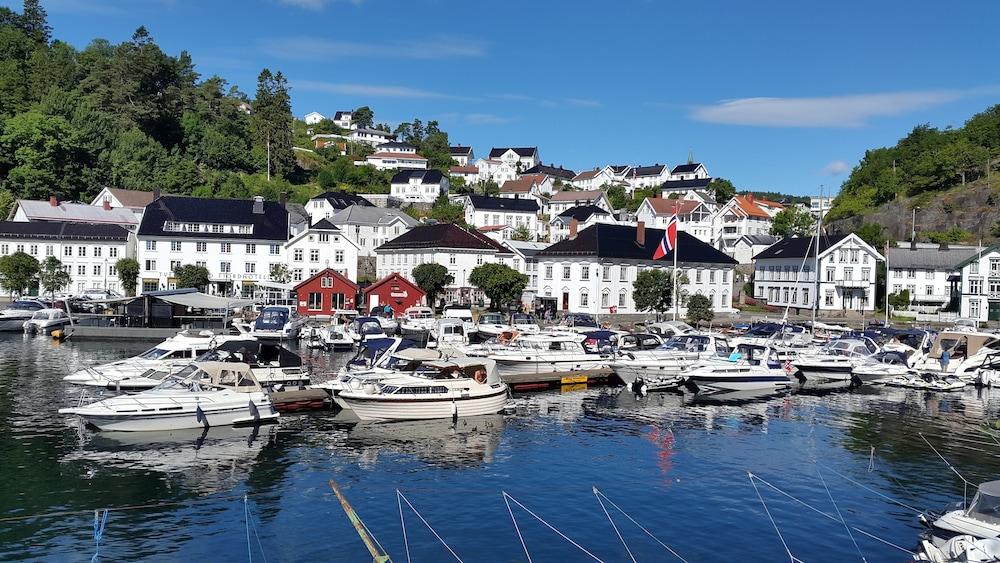 Tvedestrand Fjordhotell - Unike Hoteller Kültér fotó