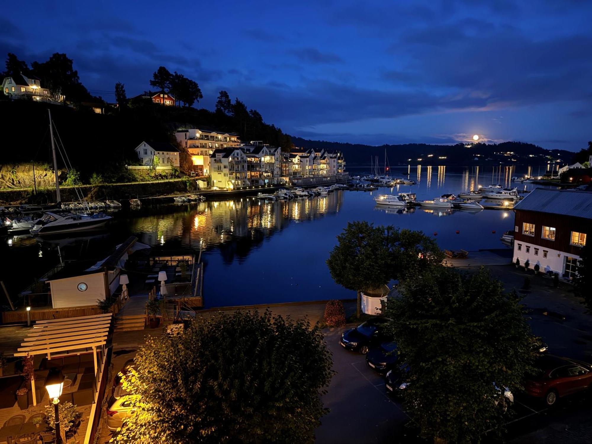 Tvedestrand Fjordhotell - Unike Hoteller Kültér fotó