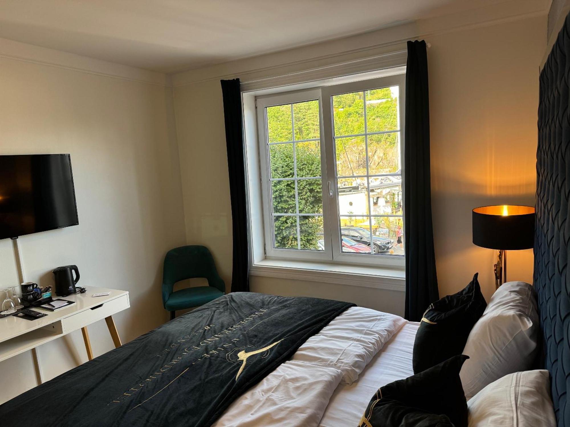 Tvedestrand Fjordhotell - Unike Hoteller Kültér fotó